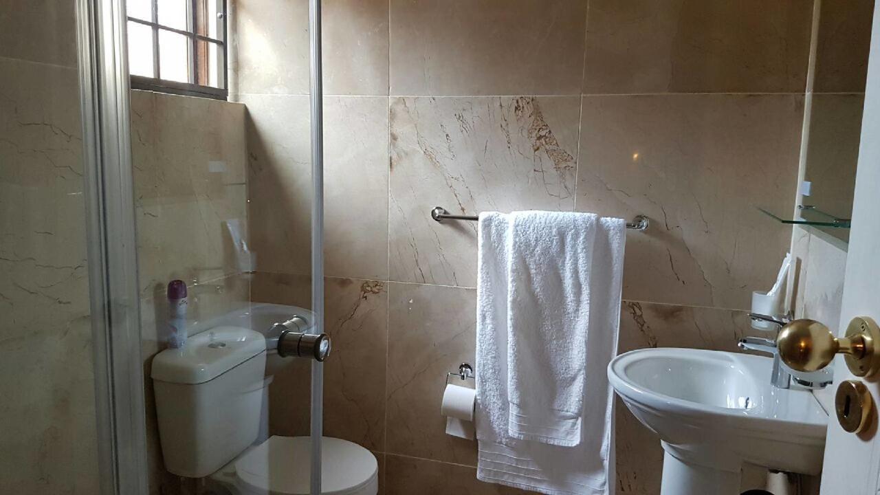 Lily White Guest House Centurion Eksteriør bilde